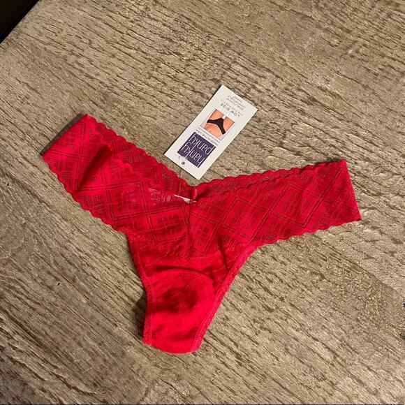 Hanky Panky Signature Low Rise Thong. - Picture 3 of 6